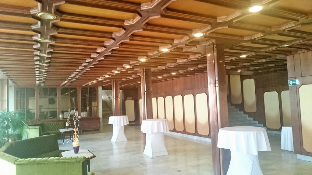 Hotel Konferencia Győr Eksteriør billede