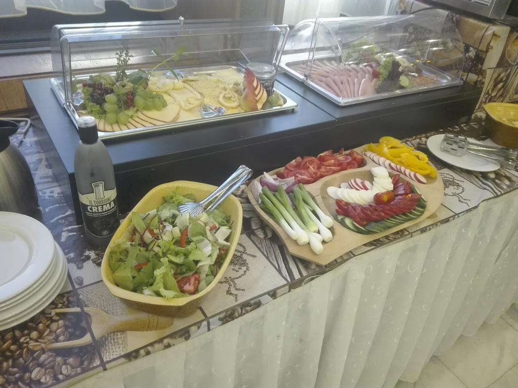 Hotel Konferencia Győr Eksteriør billede