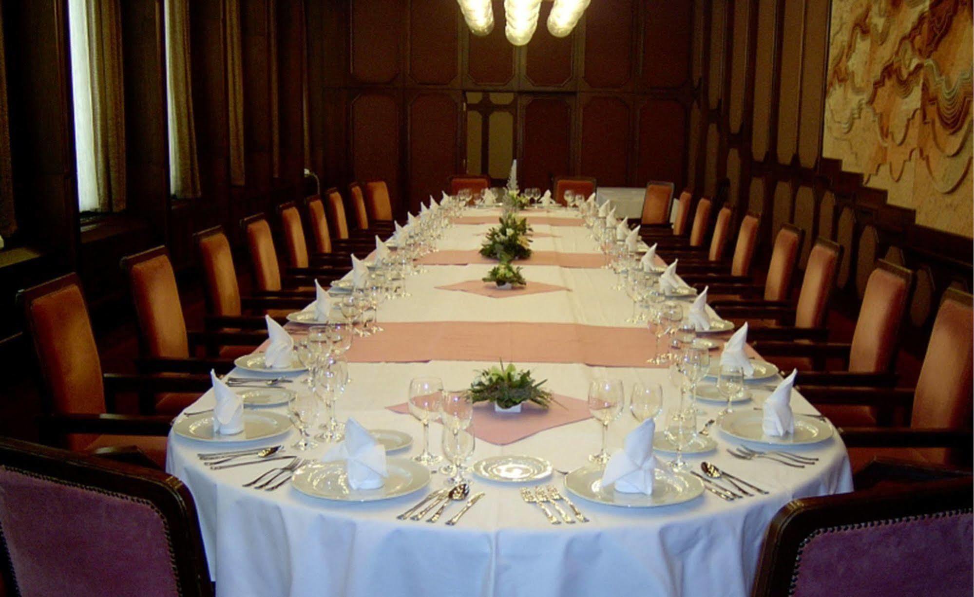 Hotel Konferencia Győr Eksteriør billede