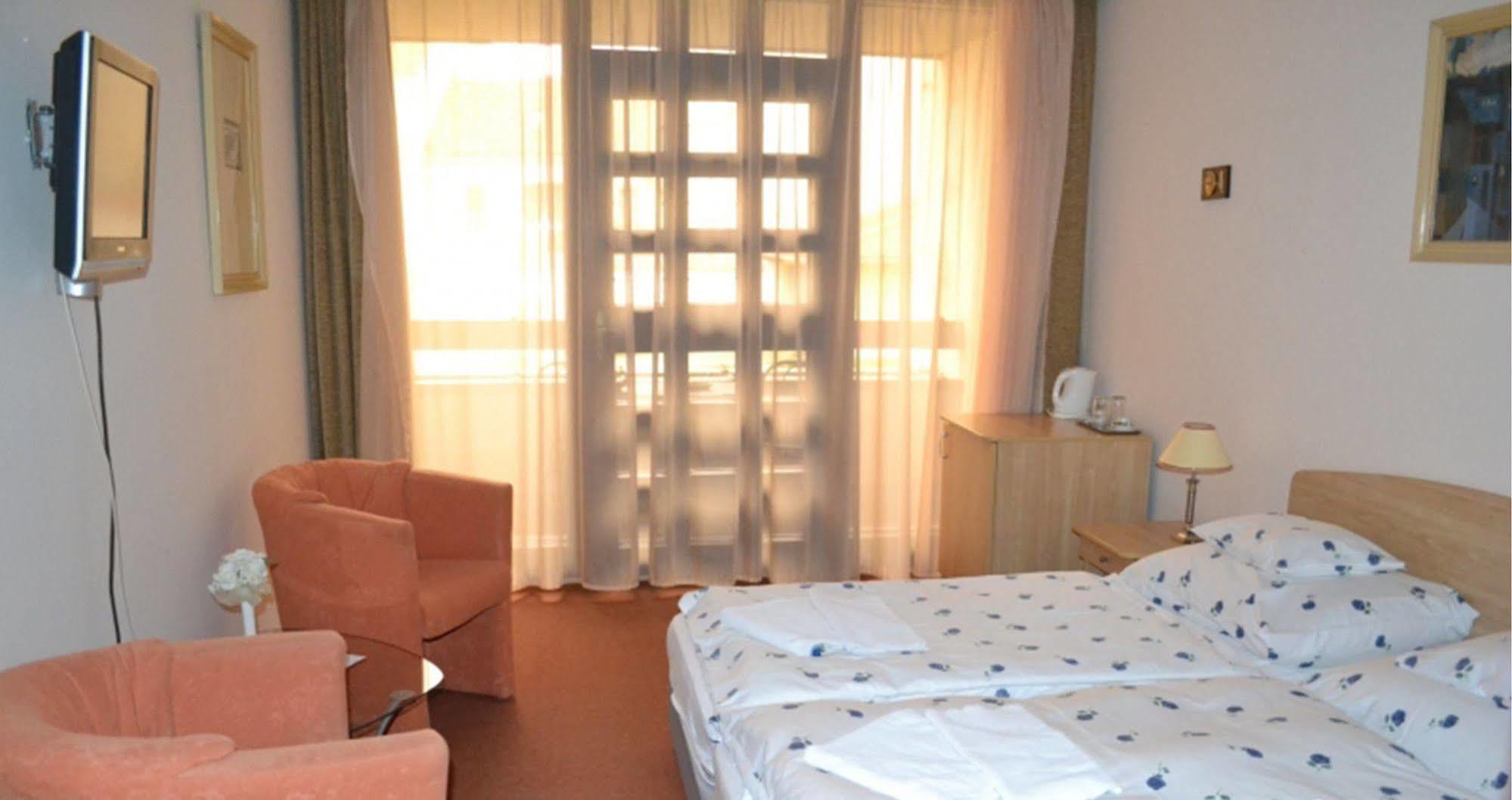 Hotel Konferencia Győr Eksteriør billede