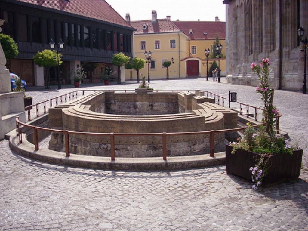 Hotel Konferencia Győr Eksteriør billede